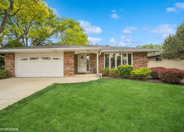 Property at 1713 N Laurel Dr, Mount Prospect, IL 60056, 3 beds, 2 baths