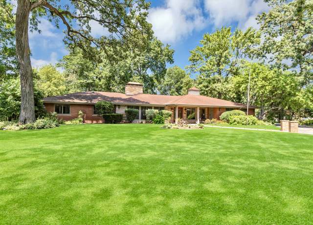 Property at 370 Oakwood Ct, Palatine, IL 60067, 4 beds, 3.5 baths