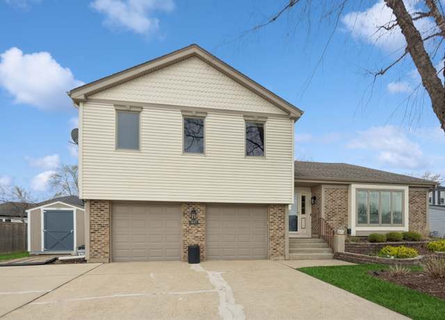 Property at 1445 Jasper Dr, Wheaton, IL 60189, 4 beds, 2.5 baths