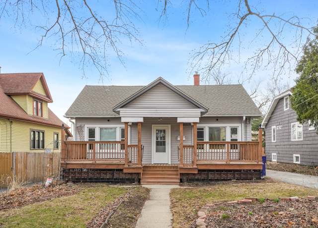 Property at 709 S Riverside Dr, Villa Park, IL 60181, 4 beds, 2.5 baths