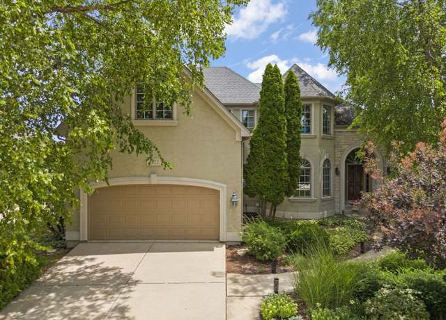 Property at 1123 Chadwick Ct, Aurora, IL 60502, 5 beds, 3.5 baths