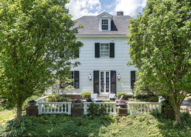 Property at 2252 Orrington Ave, Evanston, IL 60201, 6 beds, 4.5 baths