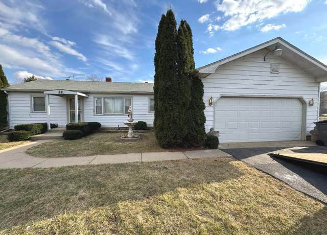 Property at 441 Federation Pl, Elgin, IL 60123, 3 beds, 2 baths