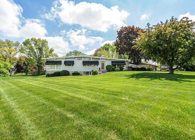 Property at 347 Park Dr, Palatine, IL 60067, 3 beds, 3 baths