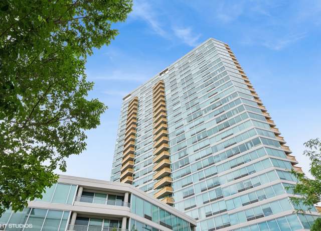 Property at 1720 Maple Ave #2710, Evanston, IL 60201, 3 beds, 3.5 baths