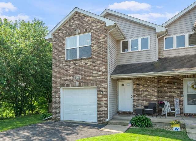 Property at 1422 E Arnold St, Sandwich, IL 60548, 3 beds, 2.5 baths
