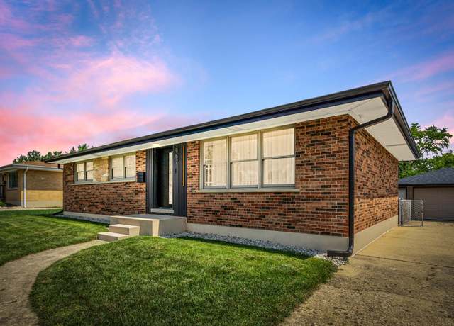 Property at 957 N Howard Ave, Addison, IL 60101, 3 beds, 2 baths