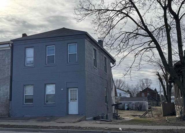 Property at 930 State, Quincy, IL 62301, 3 beds, 2 baths