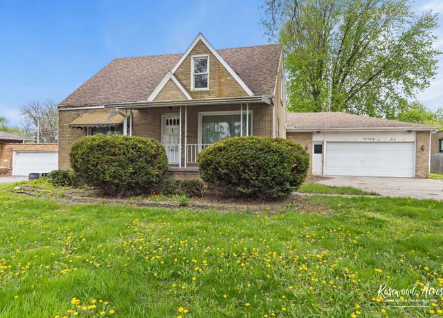 Property at 445 W Division St, Manteno, IL 60950, 3 beds, 2.5 baths