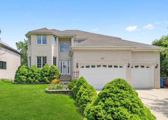 Property at 10137 S 86th Ct, Palos Hills, IL 60465, 5 beds, 4 baths