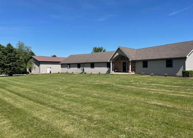 Property at 10416 Seaman Rd, Hebron, IL 60034, 3 beds, 3.5 baths
