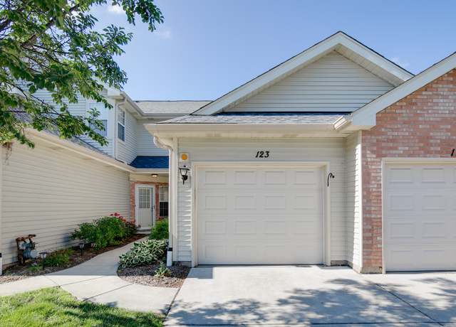 Property at 123 Golfview Dr, Glendale Heights, IL 60139, 2 beds, 2.5 baths