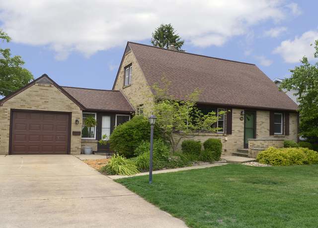 Property at 731 Marcy St, Ottawa, IL 61350, 3 beds, 2.5 baths