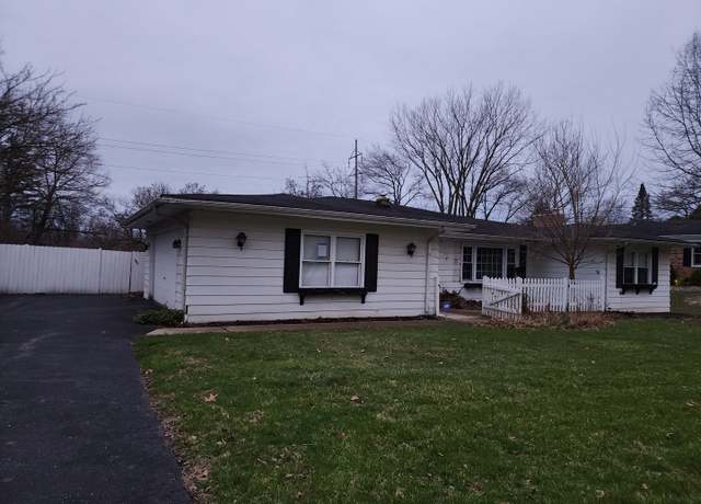 Property at 1122 Foster Ave, Lake Bluff, IL 60044, 3 beds, 2.5 baths