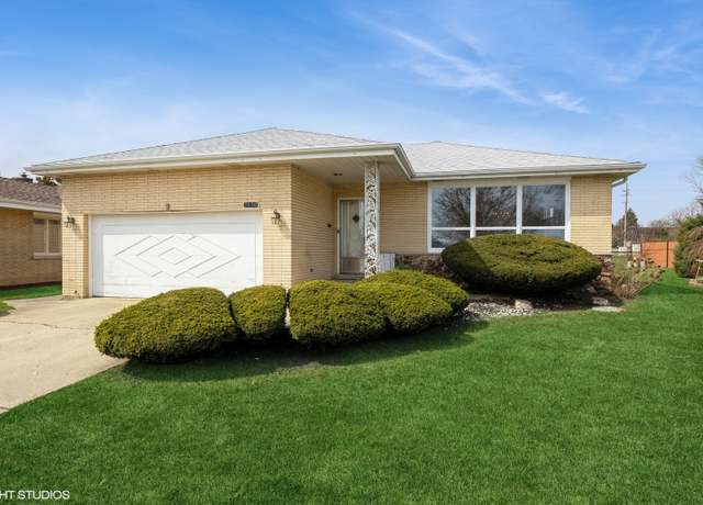 Property at 2450 Wellington Ave, Westchester, IL 60154, 2 beds, 2 baths