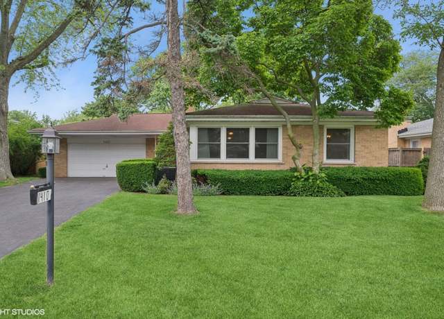 Property at 1410 Plymouth Ln, Glenview, IL 60025, 3 beds, 2.5 baths