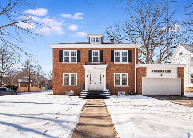 Property at 895 S Greenwood Ave, Kankakee, IL 60901, 3 beds, 2.5 baths
