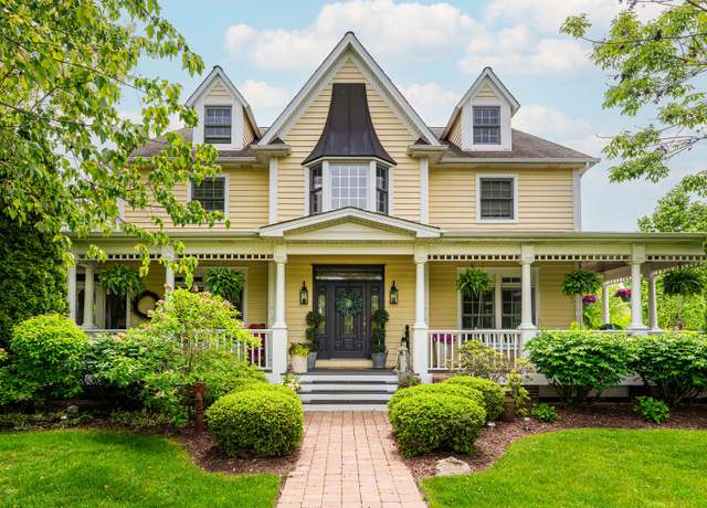 Property at 3N985 Walt Whitman Rd, St. Charles, IL 60175, 5 beds, 5.5 baths