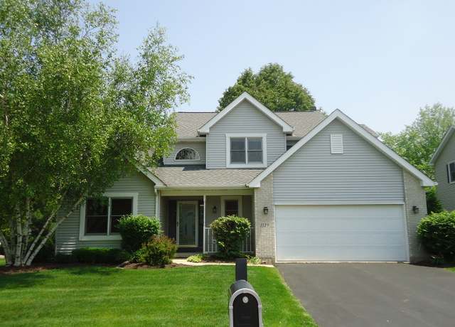 Property at 1129 Amber Ct, Woodstock, IL 60098, 3 beds, 2.5 baths
