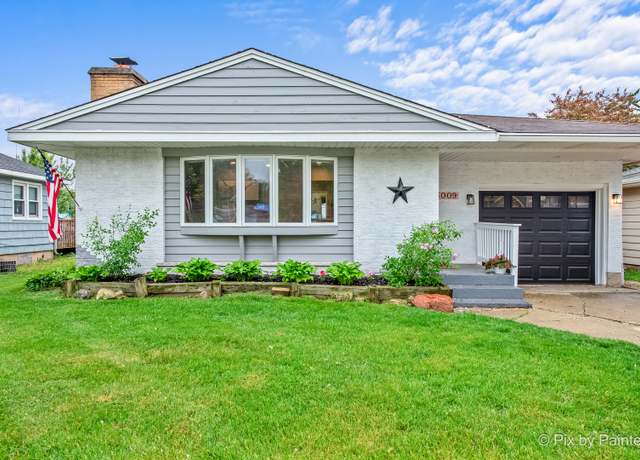 Property at 3009 Emily Ln, Mchenry, IL 60051, 2 beds, 1 bath