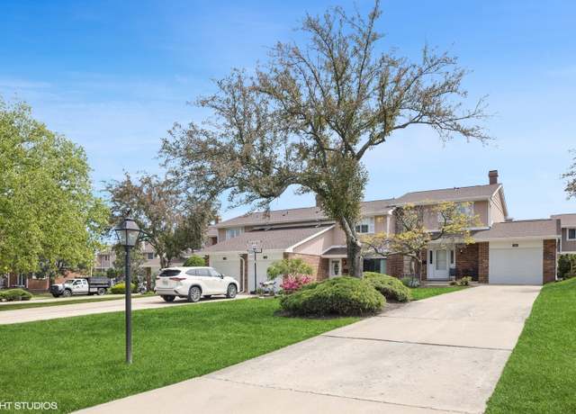 Property at 1168 Hertford Ct, Wheaton, IL 60189, 2 beds, 1.5 baths