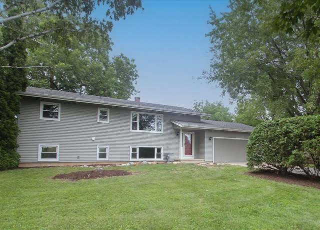 Property at 6212 Meyer Rd, Marengo, IL 60152, 4 beds, 3 baths