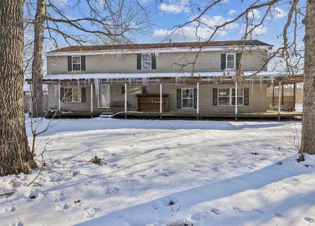 Property at 15095 N Nees Ln, Effingham, IL 62401, 5 beds, 3 baths