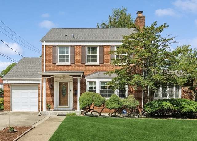 Property at 5950 N Kostner Ave, Chicago, IL 60646, 4 beds, 2.5 baths