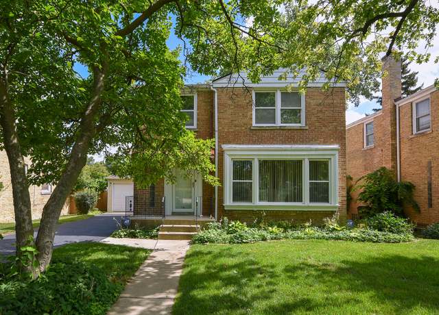 Property at 1116 W Northwest Hwy, Arlington Heights, IL 60004, 3 beds, 2 baths
