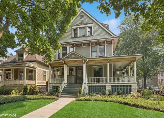 Property at 138 Clinton Ave, Oak Park, IL 60302, 6 beds, 4.5 baths