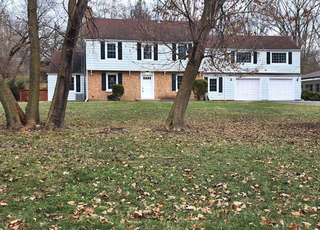 Property at 424 N Van Buren St, East Dundee, IL 60118, 5 beds, 2.5 baths