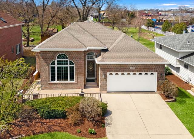 Property at 4328 Cumnor Rd, Downers Grove, IL 60515, 3 beds, 3 baths