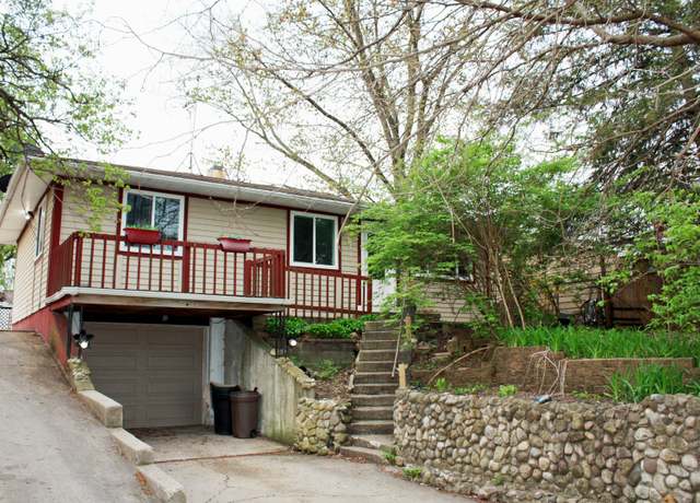 Property at 115 Kings Rd, Carpentersville, IL 60110, 3 beds, 2 baths