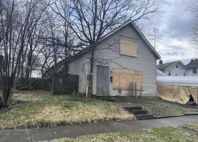 Property at 501 E Mulberry St, Bloomington, IL 61701, 2 beds, 2 baths