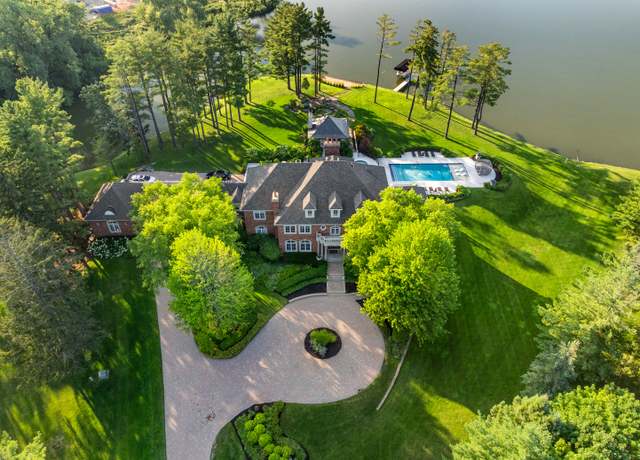 Property at 92 Hawthorne Rd, Barrington Hills, IL 60010, 5 beds, 6.5 baths