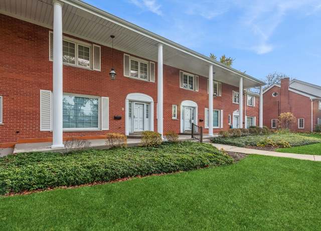 Property at 27 N Tower Rd #27, Oak Brook, IL 60523, 2 beds, 2.5 baths