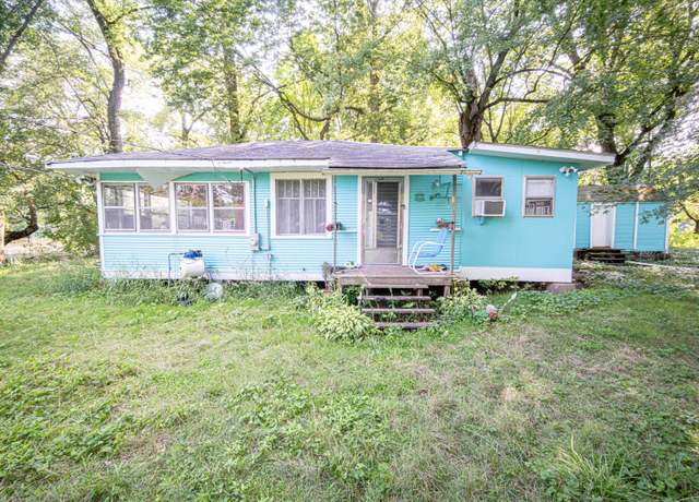 Property at 4 Maple Is S, Momence, IL 60954, 2 beds, 1 bath