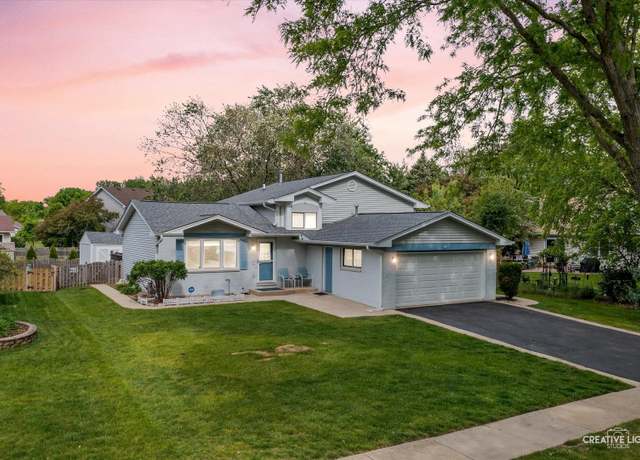 Property at 317 Vista Dr, Bolingbrook, IL 60490, 4 beds, 2 baths