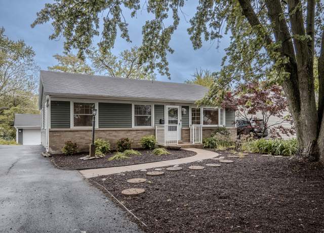Property at 202 S Pierce Ave, Wheaton, IL 60187, 3 beds, 1 bath