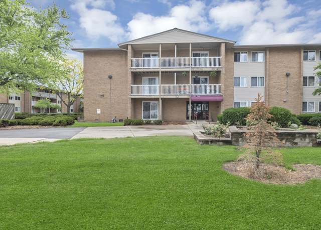 Property at 940 Beau Dr #202, Des Plaines, IL 60016, 2 beds, 2 baths