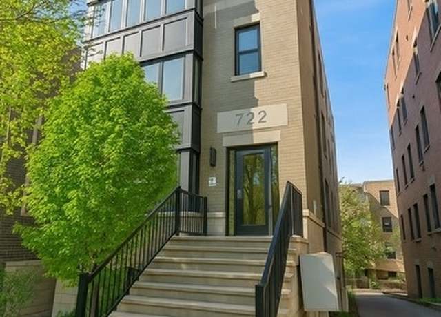Property at 722 W Melrose St #2, Chicago, IL 60657, 3 beds, 2 baths