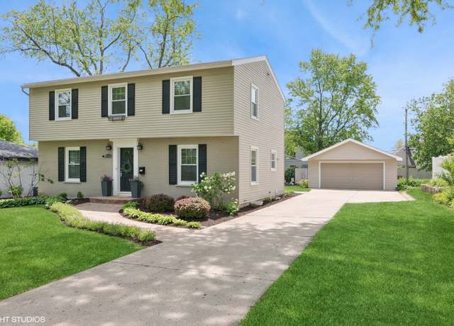 Property at 1702 Madsen Ct, Wheaton, IL 60187, 3 beds, 2.5 baths
