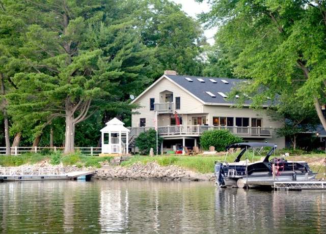 Property at 11028 Ventura Blvd, Machesney Park, IL 60115, 4 beds, 3 baths