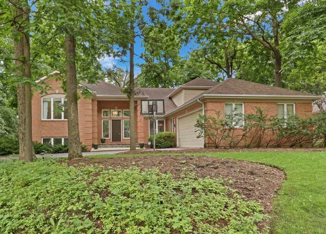Property at 7509 Bittersweet Dr, Gurnee, IL 60031, 4 beds, 3.5 baths