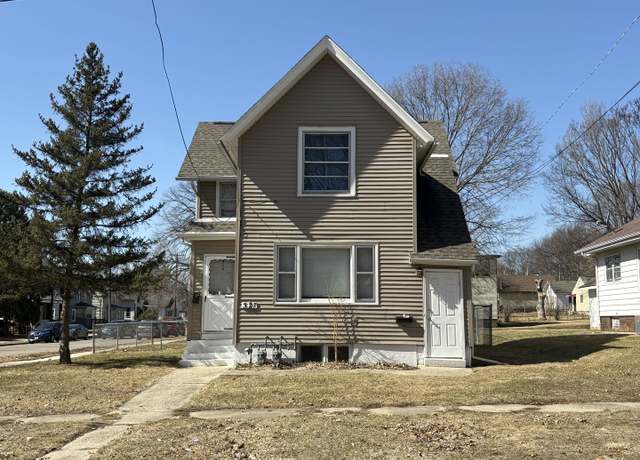 Property at 527 13th St, Rockford, IL 61104, 2 beds, 2 baths