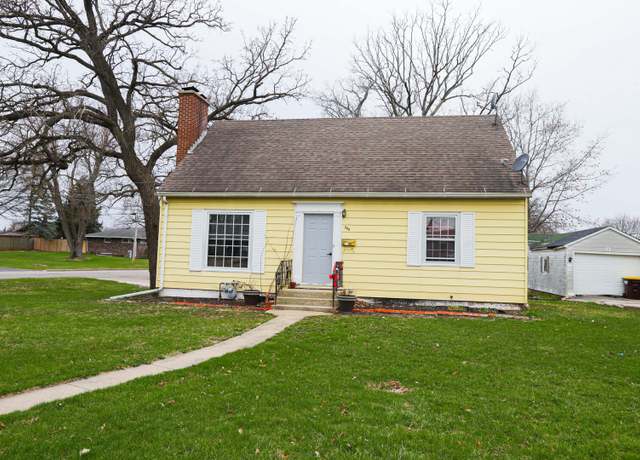 Property at 900 Garfield St, Harvard, IL 60033, 4 beds, 1 bath