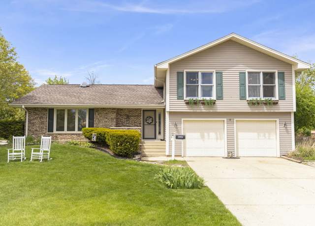 Property at 22W054 Taylor Rd, Glen Ellyn, IL 60137, 4 beds, 2.5 baths