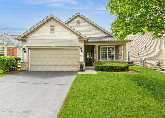 Property at 2507 Rolling Rdg, Elgin, IL 60124, 2 beds, 2 baths