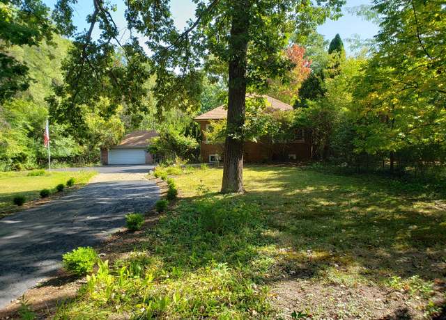 Property at 2325 Shady Ln, Highland Park, IL 60035, 3 beds, 3 baths