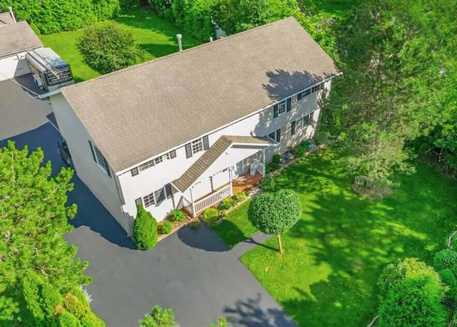 Property at 2819 Sun Valley Dr, Cary, IL 60013, 4 beds, 2.5 baths